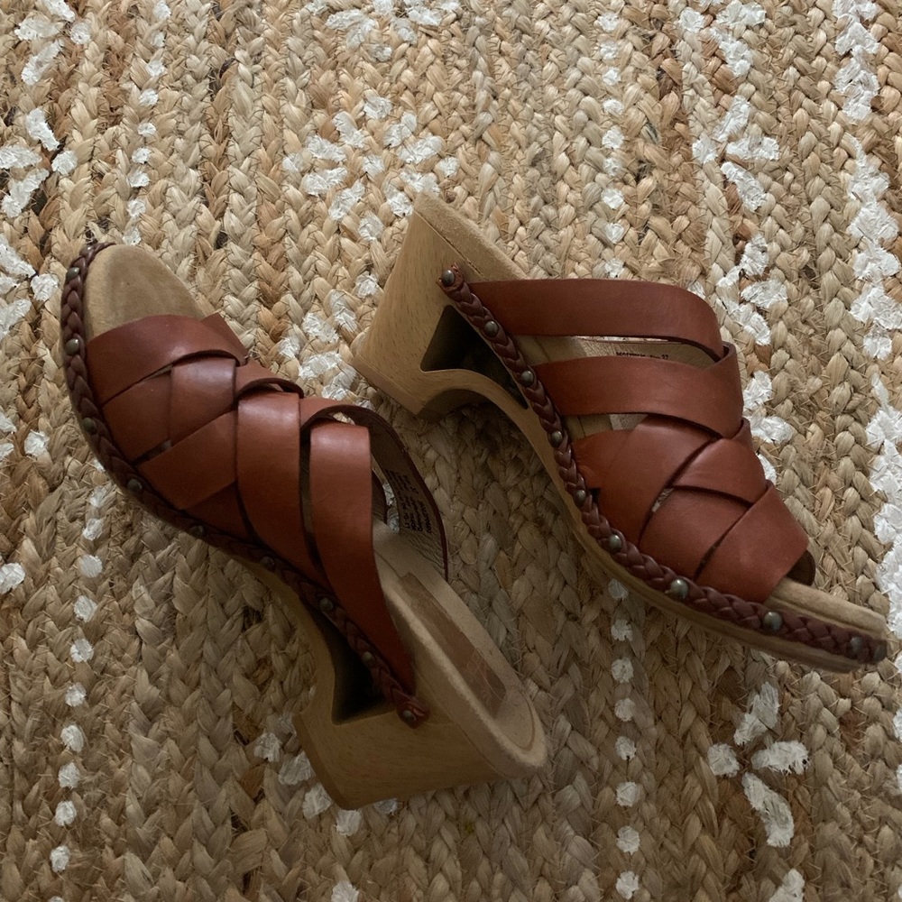 Dansko l Brown Tory Mules 37